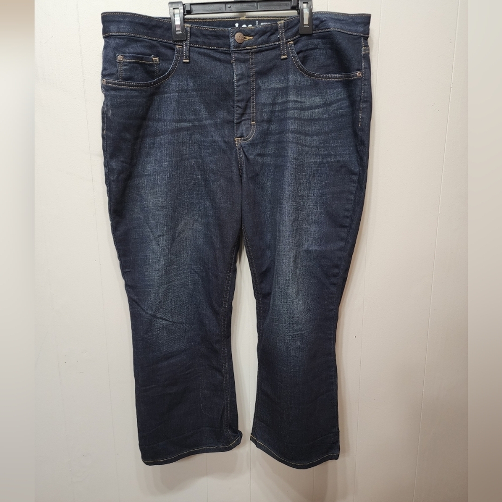 Lee Capri Jeans Size 18 M‎ Blue Regular Fit Mid Rise Casual C393